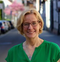 Nina Lauterbach